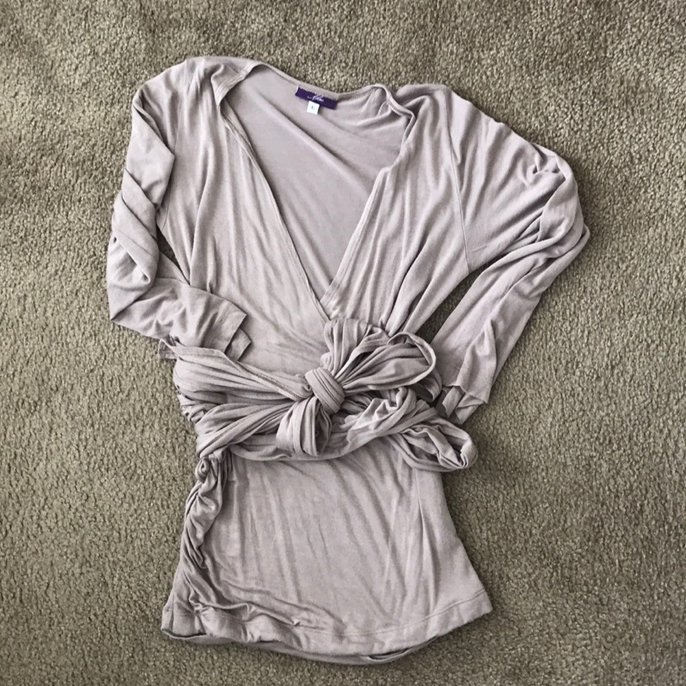 Maternity top.